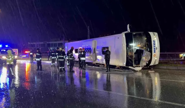 Samsun’da Otobüs Devrildi: 6 Yaralı