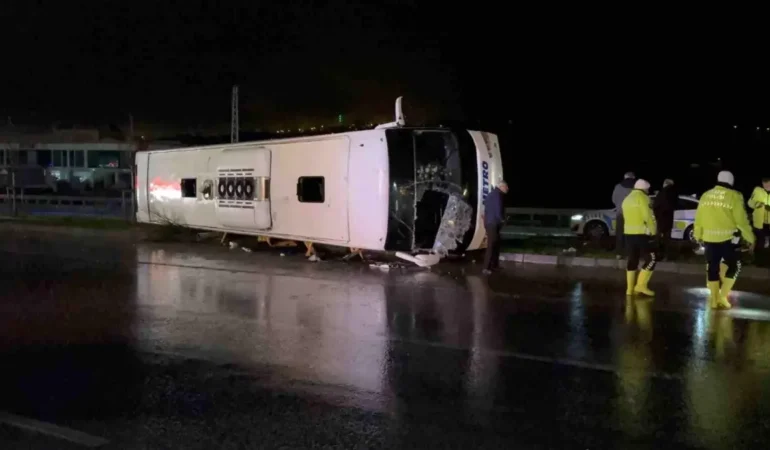 Samsun’da Otobüs Devrildi: 7 Yaralı