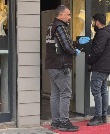 Şanlıurfa’da Silahlı Kuyumcu Soygunu! 1 Polis Yaralandı