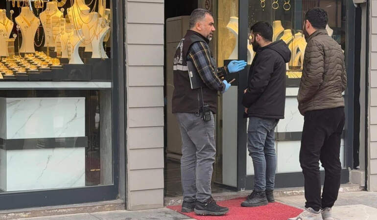 Şanlıurfa’da Silahlı Kuyumcu Soygunu! 1 Polis Yaralandı