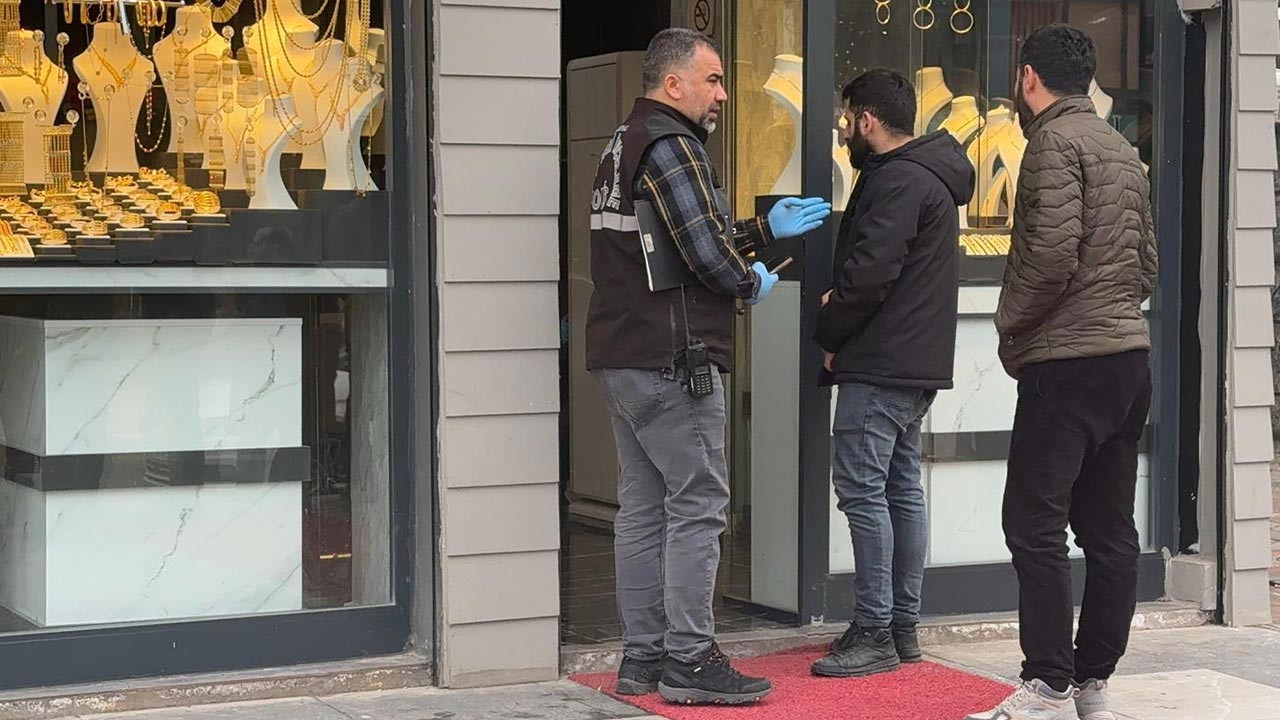 Şanlıurfa’da Silahlı Kuyumcu Soygunu! 1 Polis Yaralandı
