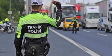 Trafik Kanun Teklifi TBMM’de Kabul Edildi: Kırmızı Işık, Konvoy, Makas, Takip… Cezalar Artıyor