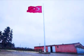 Türk Bayrağına Saldırıya Kararlı Yanıt: Hudut Karakoluna Dev Bayrak Çekildi