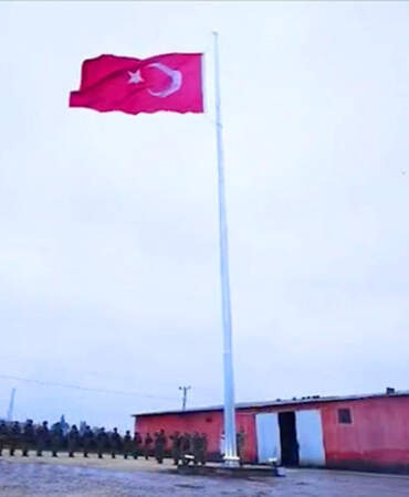 Türk Bayrağına Saldırıya Kararlı Yanıt: Hudut Karakoluna Dev Bayrak Çekildi