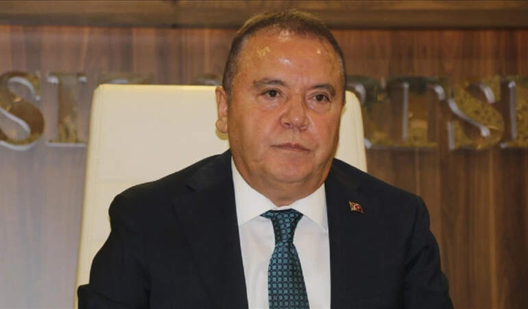 Muhittin Böcek Hastaneye Kaldırıldı
