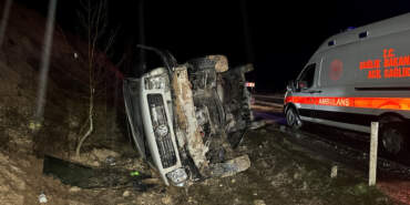 İşçi Servisi Şarampole Devrildi, 17 Kişi Yaralandı