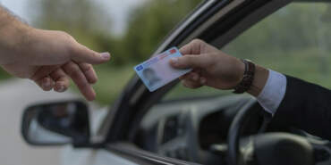 Yargıtay’dan Emsal Ehliyetsiz Sürücü Kararı: Karşı Taraf Tazminat Ödeyecek