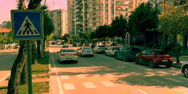 Yaya Geçidinde Dehşet! Bebek Arabasına Çarptı, 1,5 Yaşındaki Bebeği Ezdi