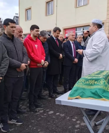 Futbolcu Fırat Çelikol’un Bebeği Hayatını Kaybetti
