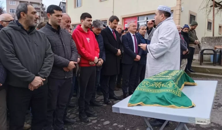 Futbolcu Fırat Çelikol’un Bebeği Hayatını Kaybetti