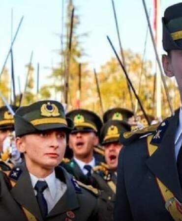 Teğmen Ebru Eroğlu’nun göreve iade talebine mahkemeden ret