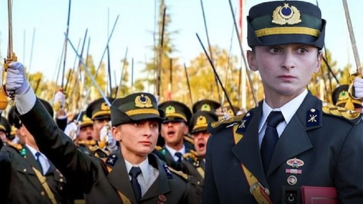 Teğmen Ebru Eroğlu’nun göreve iade talebine mahkemeden ret