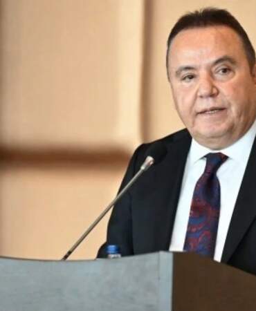 Muhittin Böcek’in özel kalem personeli gözaltına alındı