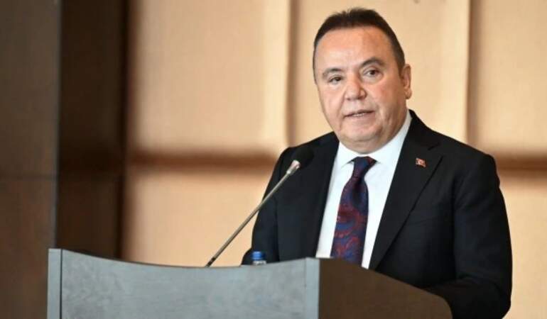 Muhittin Böcek’in özel kalem personeli gözaltına alındı
