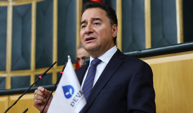 Babacan’dan ABD ve İsrail’e ‘İran’ kınaması: “Önleyici savaşın hukukta yeri yok, Türkiye’yi göç ve ekonomi vurur”