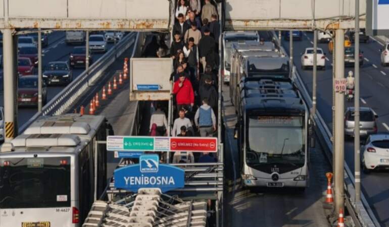 3 kamu kurumu personeline ‘toplu ulaşım’ müjdesi: Karar Resmi Gazete’de yayımlandı