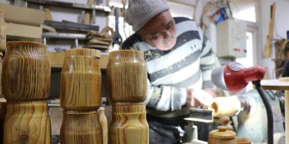 30 yıllık mesleğini yaşatmaya çalışıyor: Çeşit çeşit ahşapları gelecek nesle aktarmak istiyor
