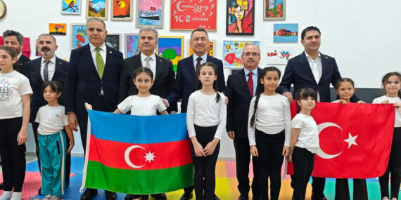 TBMM Dışişleri Komisyonu Heyeti Bakü’de Türk okullarını gezdi