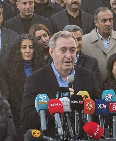 Bakırhan: Kayyumda ısrar etmek doğru değil