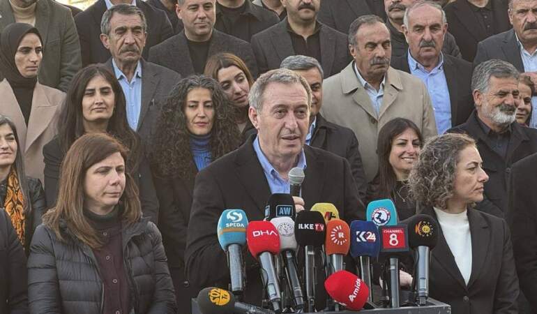 Bakırhan: Kayyumda ısrar etmek doğru değil