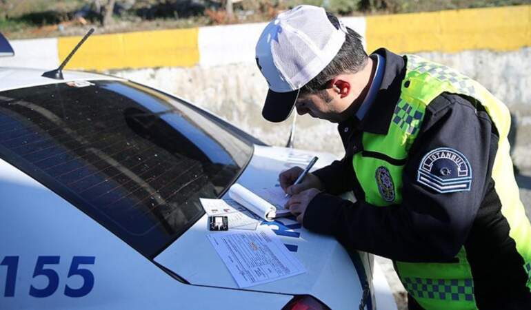 Yeni trafik düzenlemesi yürürlükte: Saldırı amaçlı ısrarlı takibe 180 bin lira