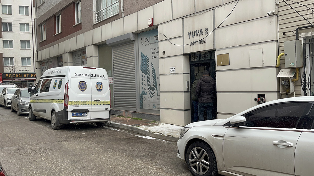 Eskişehir’de sır olay! Evinin 7’nci kat penceresinden atladı, eşi de ölü bulundu