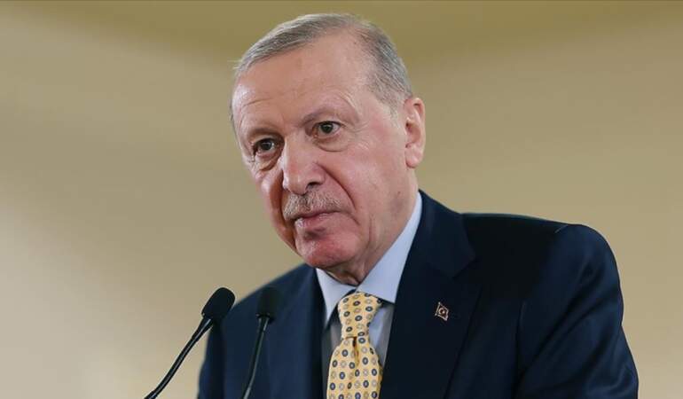 Erdoğan, Necmettin Erbakan’ı vefatının 15. yılında andı