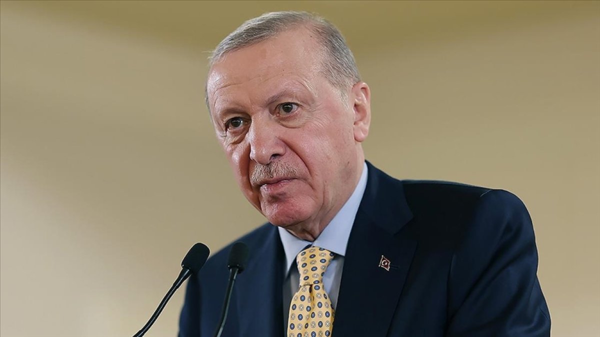 Erdoğan, Necmettin Erbakan’ı vefatının 15. yılında andı