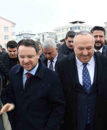 Bakan Gürlek’e davullu zurnalı karşılama: Beni bağrınıza bastınız