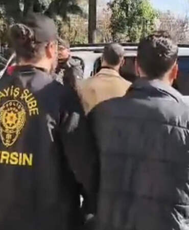 Kendilerini polis olarak tanıtan 4 dolandırıcı tutuklandı