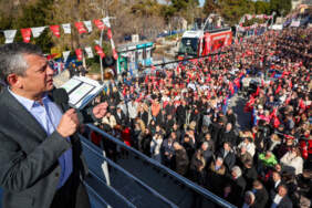 Özel’den ABD ve İsrail’e sert tepki: İran’a müdahale etmek eli kanlı Netanyahu’ya düşmez
