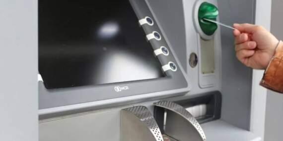 ATM’den kartınızı alırken elinizi çabuk tutun! 15 saniyede bir anda elinizden kayıp gidebilir