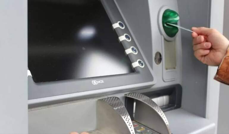 ATM’den kartınızı alırken elinizi çabuk tutun! 15 saniyede bir anda elinizden kayıp gidebilir