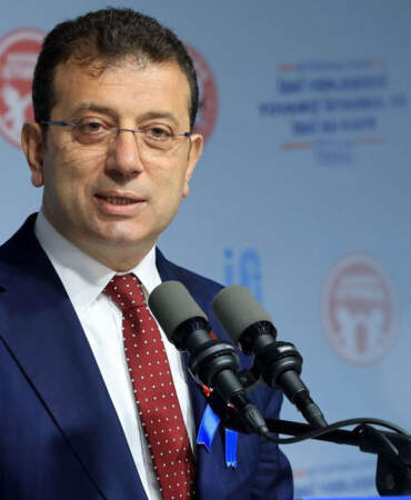 CHP’nin aday ofisi buluşmasında İmamoğlu’ndan mesaj: En boğucu zamanlarda sistem çökmüş durumda