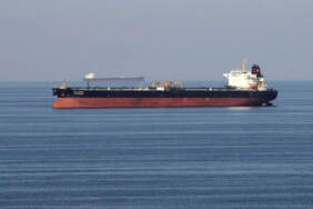 Hürmüz’de 150 tanker bekliyor