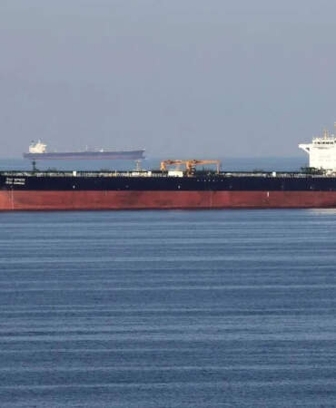 Hürmüz’de 150 tanker bekliyor