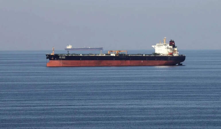 Hürmüz’de 150 tanker bekliyor