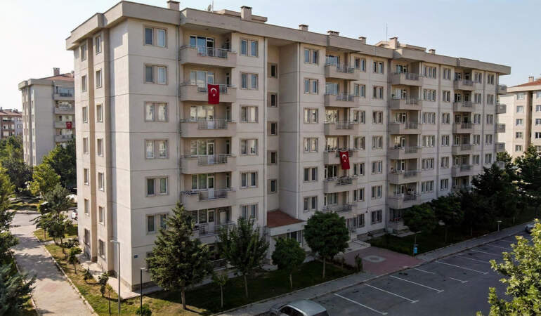 Lojman kiraları ne kadar oldu? Memur lojman zammı yüzde kaç? 2026 metrekare fiyatları belli oldu