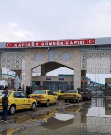 Türkiye-İran sınır kapılarında günübirlik yolcu geçişleri durduruldu