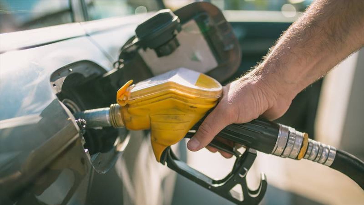 Akaryakıtta ‘savaş’ dalgası sürüyor: Benzine dev zam