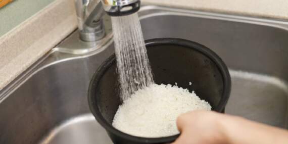 Sizde pirinci yıkayanlardan mısınız? Bütün besin değerini öldürüyor olabilirsiniz