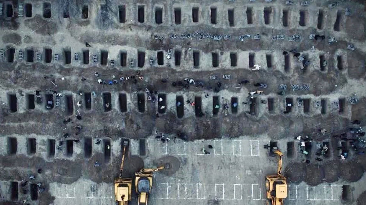 İran Dışişleri Bakanı Arakçi’den yürek burkan görüntü: İsrail’in ilkokul saldırısında ölen çocukların mezarını paylaştı