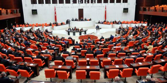 TBMM’ye Özgür Özel’in de bulunduğu yeni dokunulmazlık dosyaları sevk edildi