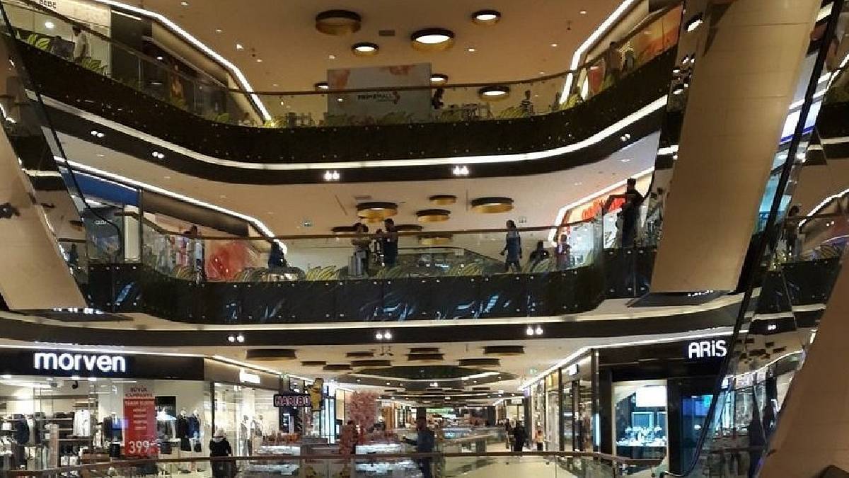 Dev marka iflasa direniyor: 57 mağazayı kapatıyor, %80’e varan indirim yapıyor