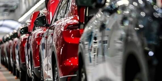 İran’ın savaş hamlesi küresel piyasaları vurdu! İlk kurban otomotiv sektörü oldu