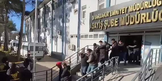 TÜVTÜRK dolandırıcılarına 14 ilde şafak operasyonu: 25 tutuklama