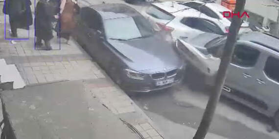 Sultangazi’de trafikte tartışma kazayla bitti! 5 kişi olay yerinden kaçtı