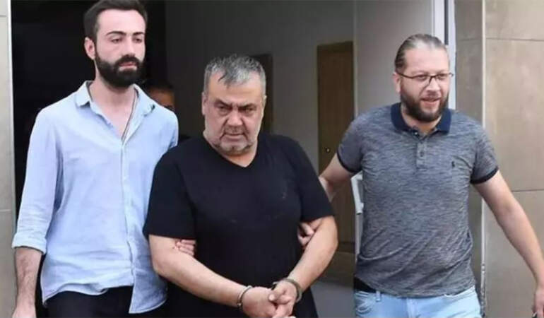 Komşularını silahla tehdit etmişti… Şarkıcı Metin Işık cezaevinde