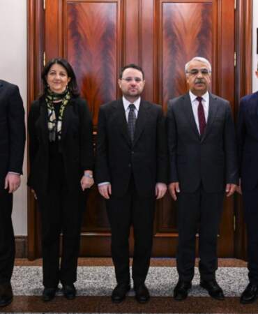 Bakan Gürlek, DEM Partili Pervin Buldan ve Mithat Sancar ile görüştü