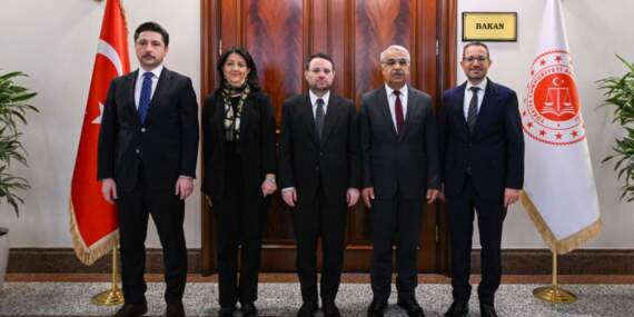 Bakan Gürlek, DEM Partili Pervin Buldan ve Mithat Sancar ile görüştü